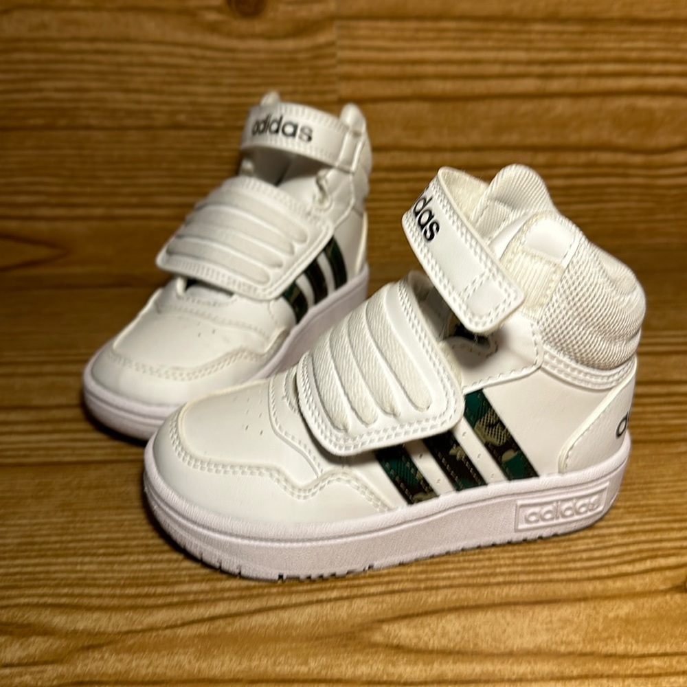 Adidas Hoop mid shoes  size 7K